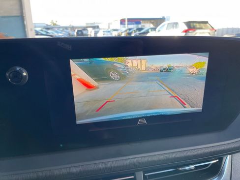 Used 2025 Buick Envista Preferred image 17