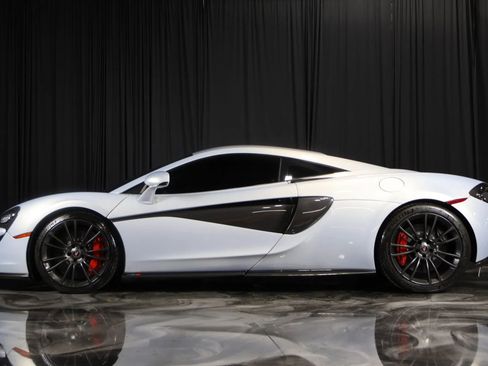 Used 2017 McLaren 570S Coupe image 4