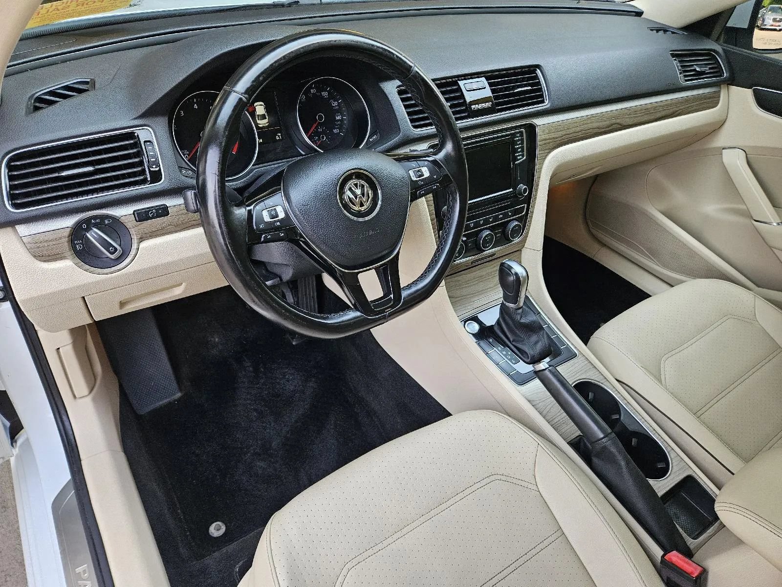 Used 2018 Volkswagen Passat 2.0T SE FWD image 11