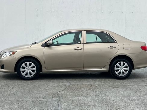 Used 2010 Toyota Corolla LE image 6