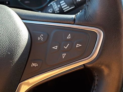 Used 2018 Chevrolet Equinox LT image 21