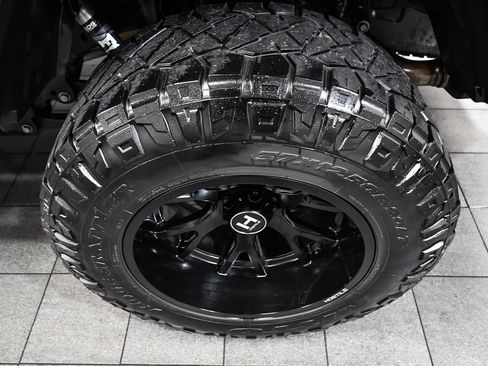 Used 2020 Jeep Gladiator Rubicon w/ Dual Top Group AWD/4WD image 8