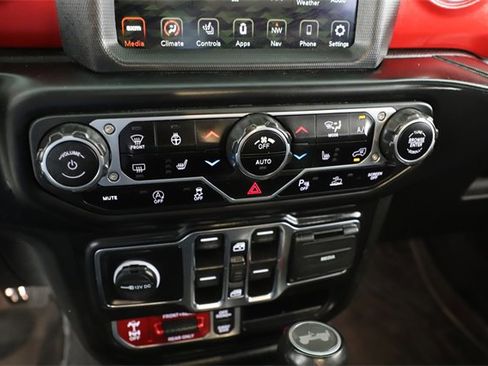 Certified 2022 Jeep Wrangler Unlimited Rubicon w/ Cold Weather Group image 15