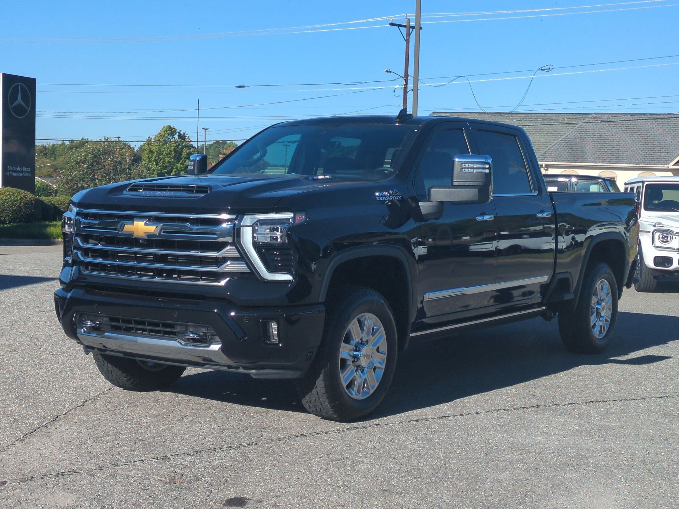 Used 2024 Chevrolet Silverado 2500 High Country w/ High Country Premium Package AWD/4WD image 7
