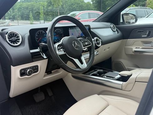 Used 2022 Mercedes-Benz GLA 250 4MATIC image 17