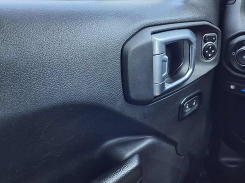 Used 2024 Jeep Wrangler Unlimited AWD/4WD image 17