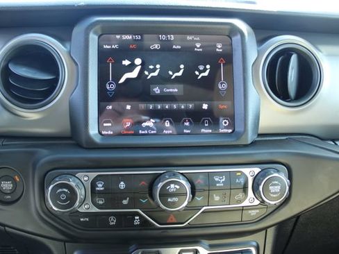 Used 2022 Jeep Wrangler Unlimited Sport AWD/4WD image 16