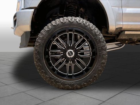 Used 2020 Ford F250 Platinum w/ Tremor Off-Road Package AWD/4WD image 12