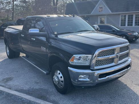 Used 2018 RAM 3500 Laramie image 1