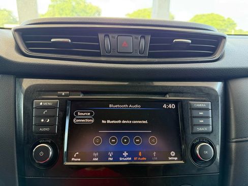 Used 2020 Nissan Rogue S image 15