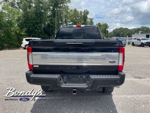Used 2017 Ford F250 Platinum w/ FX4 Off-Road Package AWD/4WD image 13