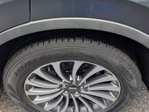 Used 2020 Lincoln Aviator Reserve w/ Equipment Group 201A image 17