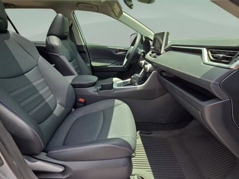 Certified 2023 Toyota RAV4 XLE Premium AWD/4WD image 17
