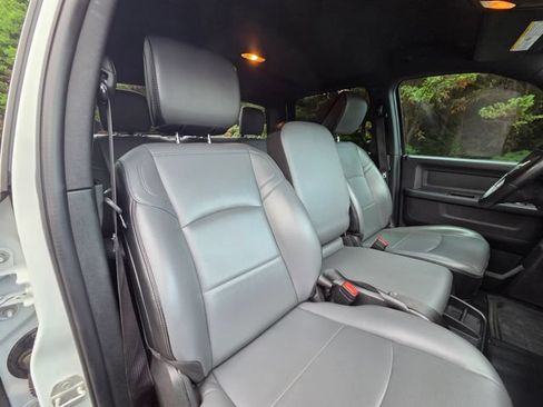 Used 2024 RAM 3500 Tradesman w/ Chrome Appearance Group AWD/4WD image 23