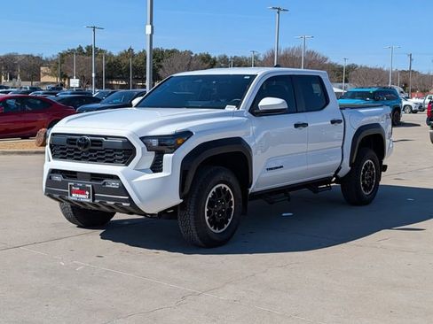 Used 2024 Toyota Tacoma TRD Off-Road image 10