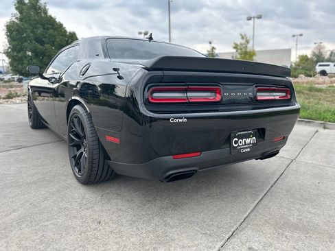 Used 2015 Dodge Challenger SRT Hellcat RWD image 5