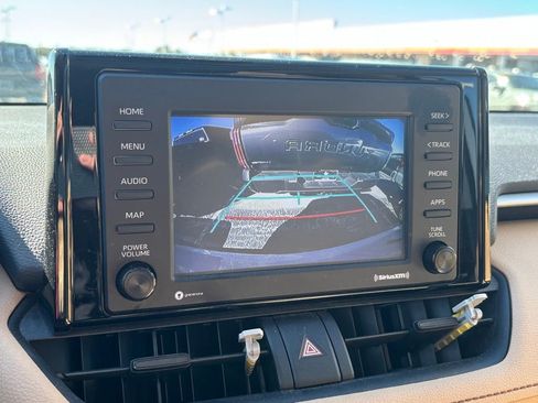 Used 2021 Toyota RAV4 XLE w/ Convenience Package image 11