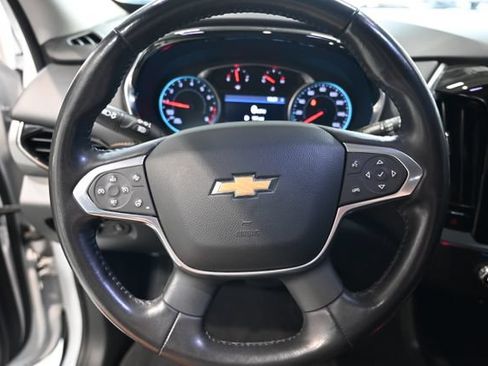 Used 2021 Chevrolet Traverse LT FWD image 22