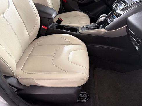 Used 2017 Ford Focus Titanium FWD image 21