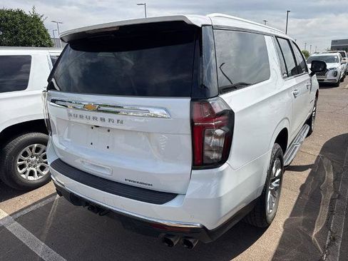 Used 2023 Chevrolet Suburban Premier image 3