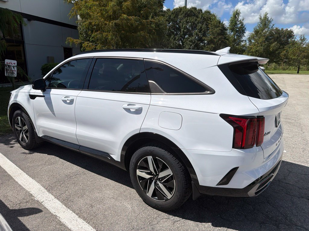 Certified 2022 Kia Sorento S FWD image 4