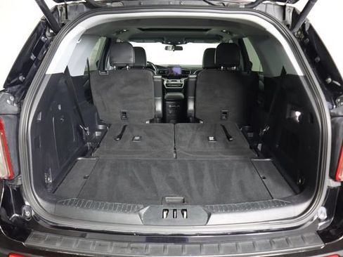 Used 2022 Ford Explorer XLT w/ Equipment Group 202A AWD/4WD image 64