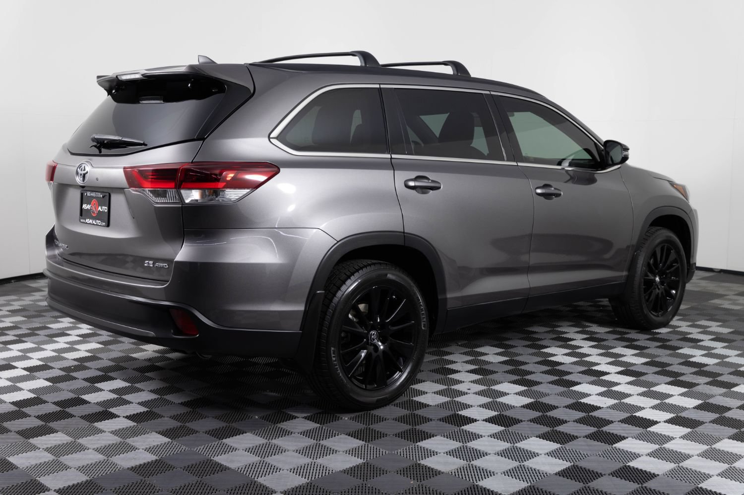 Used 2019 Toyota Highlander SE AWD/4WD image 8