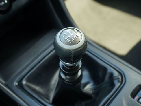 Used 2018 Subaru Crosstrek 2.0i Premium image 17