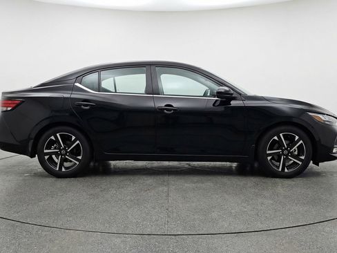 Used 2025 Nissan Sentra SV FWD image 11