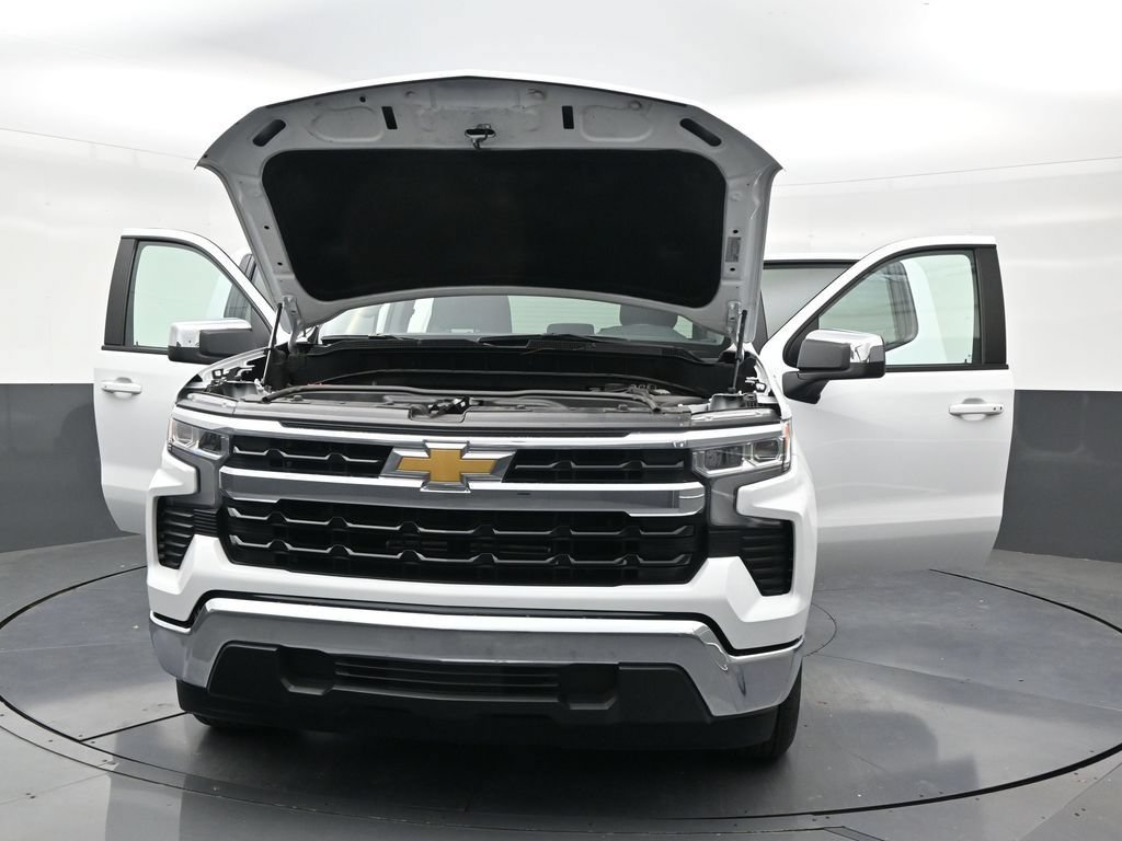 Used 2025 Chevrolet Silverado 1500 LT RWD image 32