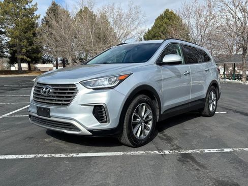Used 2017 Hyundai Santa Fe SE FWD image 1