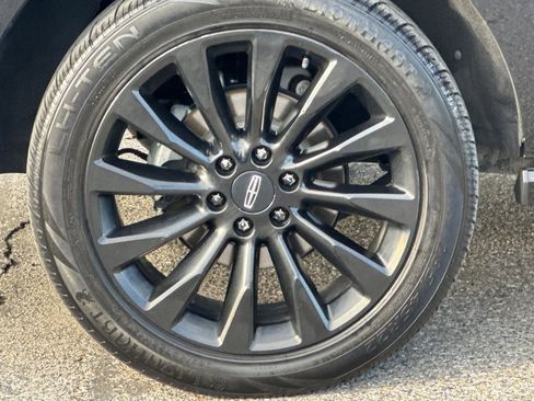 Used 2019 Lincoln Navigator L Select image 26