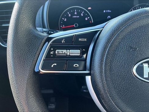 Used 2020 Kia Sportage LX image 11