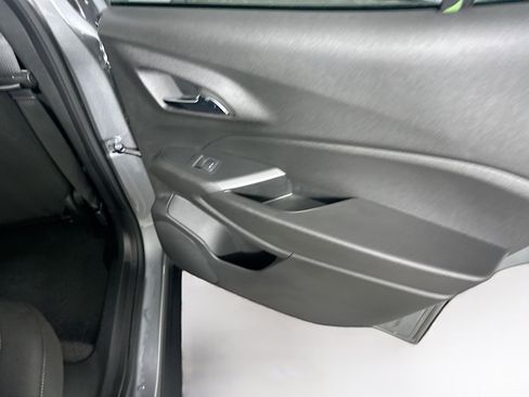 Used 2024 Chevrolet Trax LS image 27