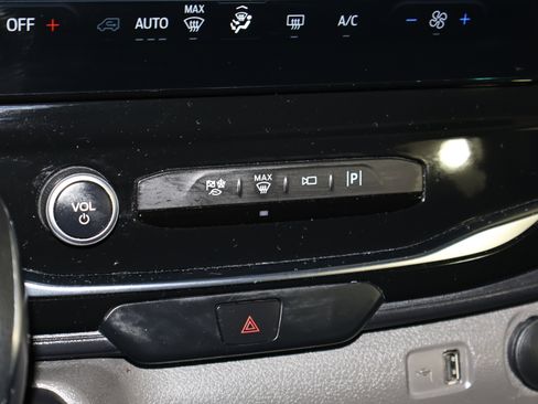 Used 2023 Ford Transit 350 XLT image 30