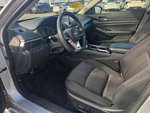 Used 2024 Nissan Altima 2.5 SV image 24