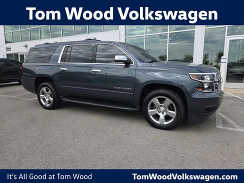 Used 2019 Chevrolet Suburban LS w/ All-Season Package AWD/4WD image 1