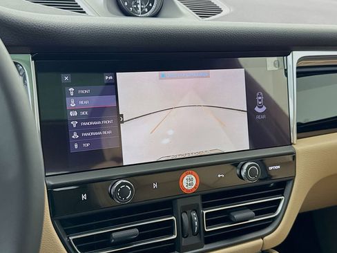 New 2026 Porsche Macan image 21