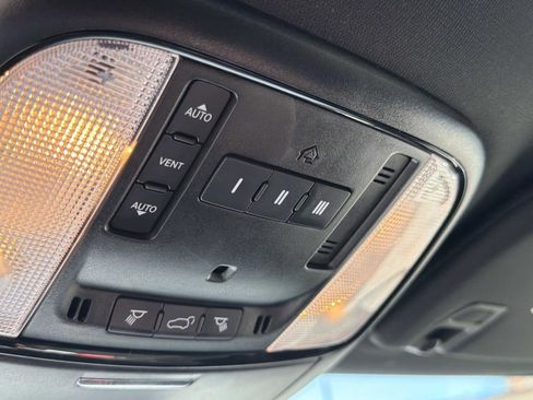 Used 2023 Dodge Durango GT AWD/4WD image 29