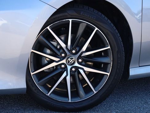 Used 2023 Toyota Camry XLE image 3