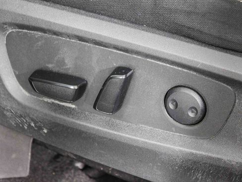 Used 2022 Nissan Pathfinder SV image 23