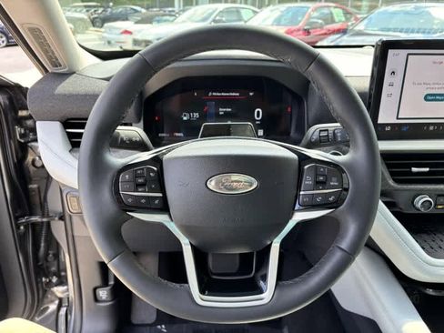 Used 2025 Ford Explorer Platinum w/ LUX Leather Package image 19