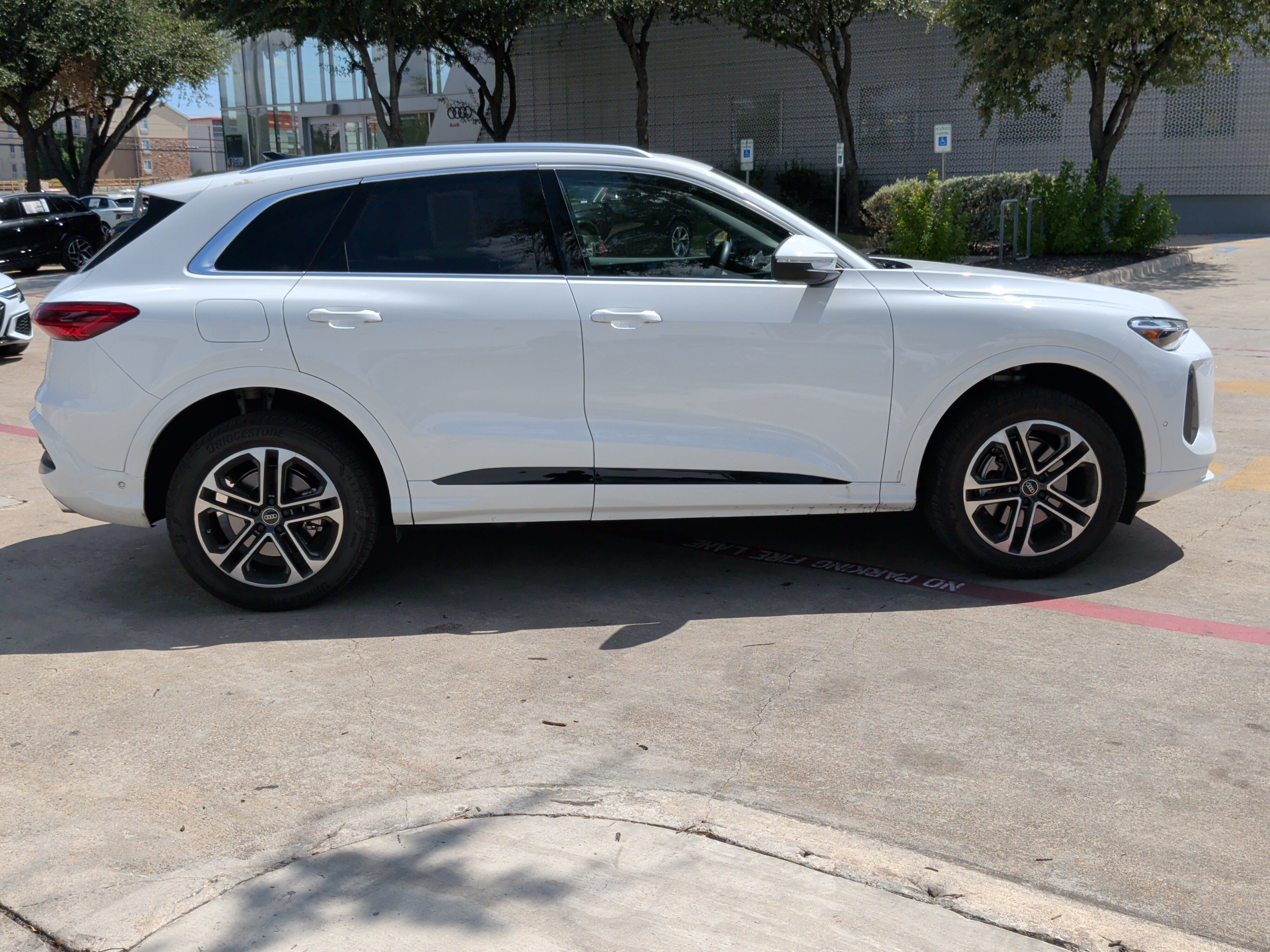 Used 2025 Audi Q5 Premium w/ Convenience Package AWD/4WD image 10