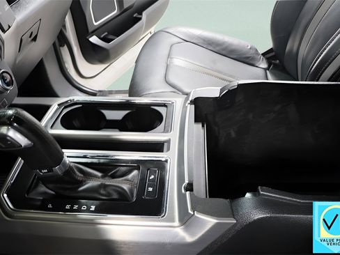 Used 2018 Ford F150 Platinum w/ Equipment Group 701A Luxury image 21