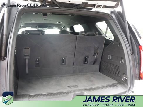 Used 2024 GMC Yukon SLT AWD/4WD image 16