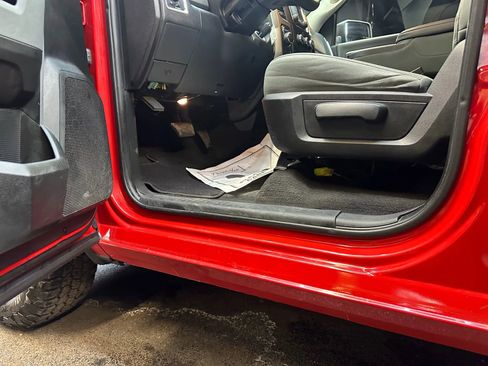 Used 2018 RAM 1500 Classic SLT image 18