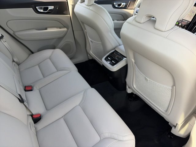 Used 2026 Volvo XC60 B5 Ultra AWD/4WD image 15