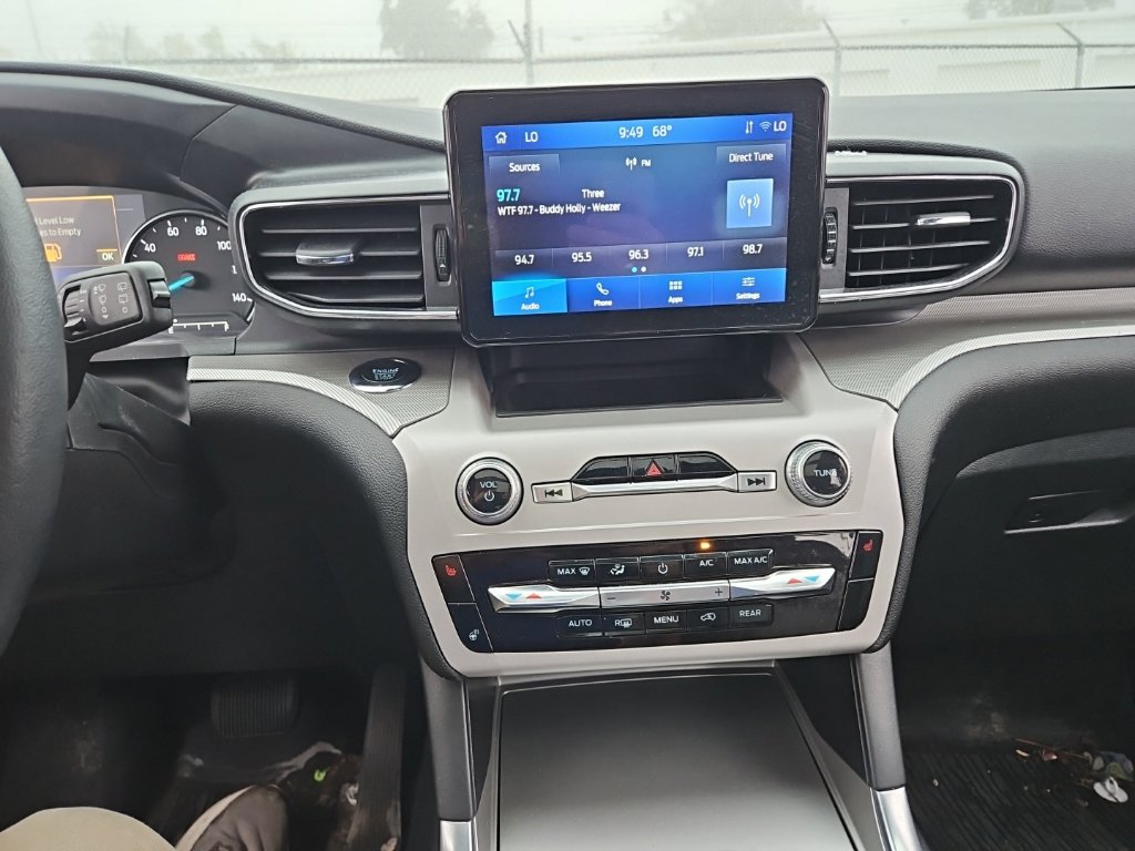 Used 2024 Ford Explorer XLT w/ Equipment Group 202A AWD/4WD image 8