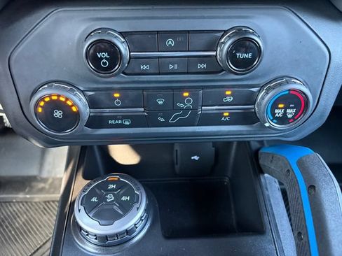 Used 2022 Ford Bronco Black Diamond AWD/4WD image 24