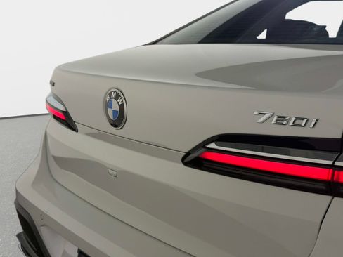 Used 2023 BMW 760i xDrive AWD/4WD image 16